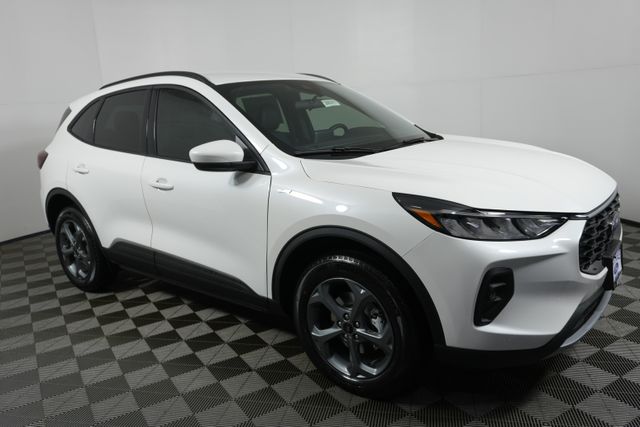 2026 Ford Escape ST-Line Select's photo