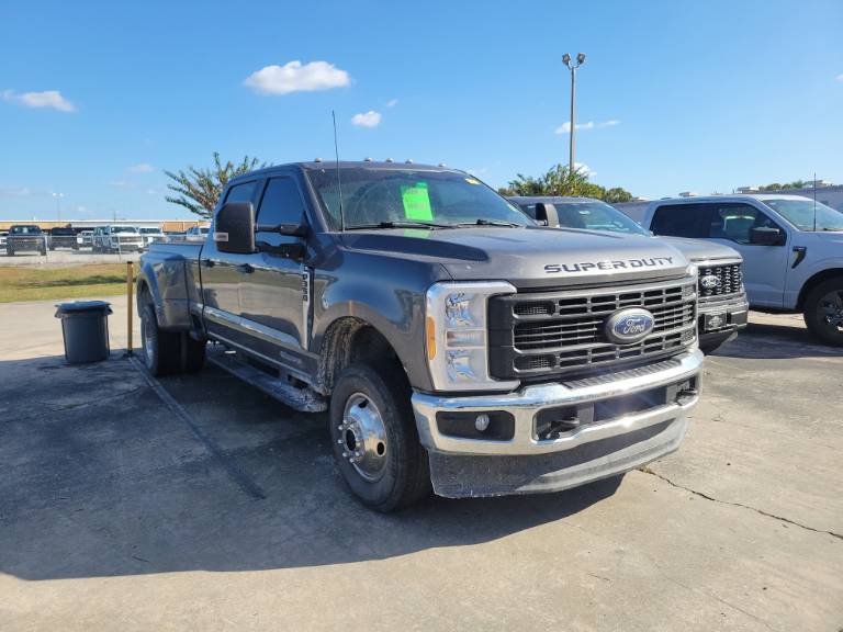 2023 Ford Super Duty F-350 DRW XL