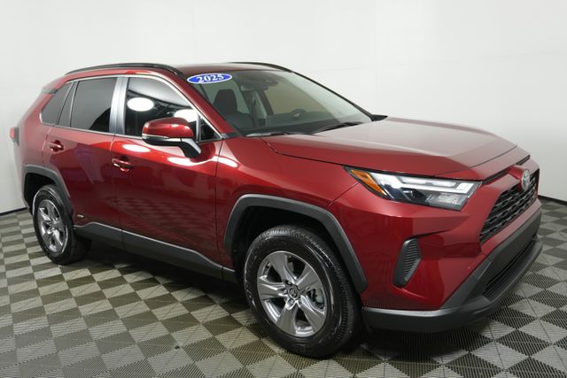 Used 2025 Toyota RAV4 XLE with VIN JTMRWRFV9SD342846 for sale in Kansas City