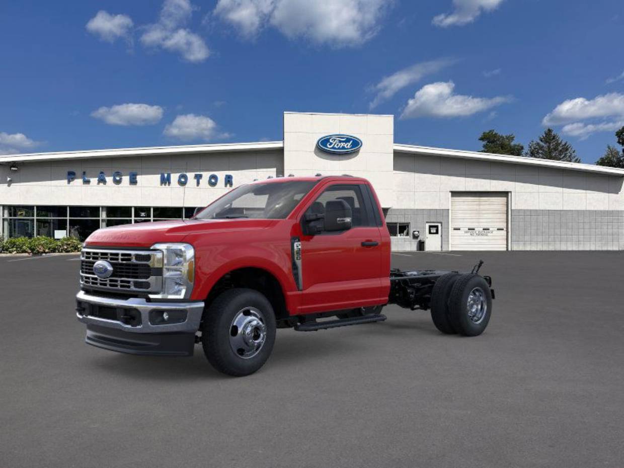 2026 Ford F-350 Super Duty Chassis Cab XL's photo