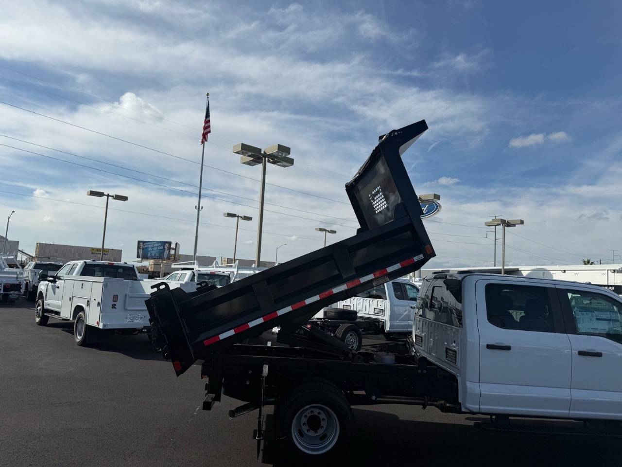 2025 Ford F-350 Super Duty Chassis Cab XL - Photo 7