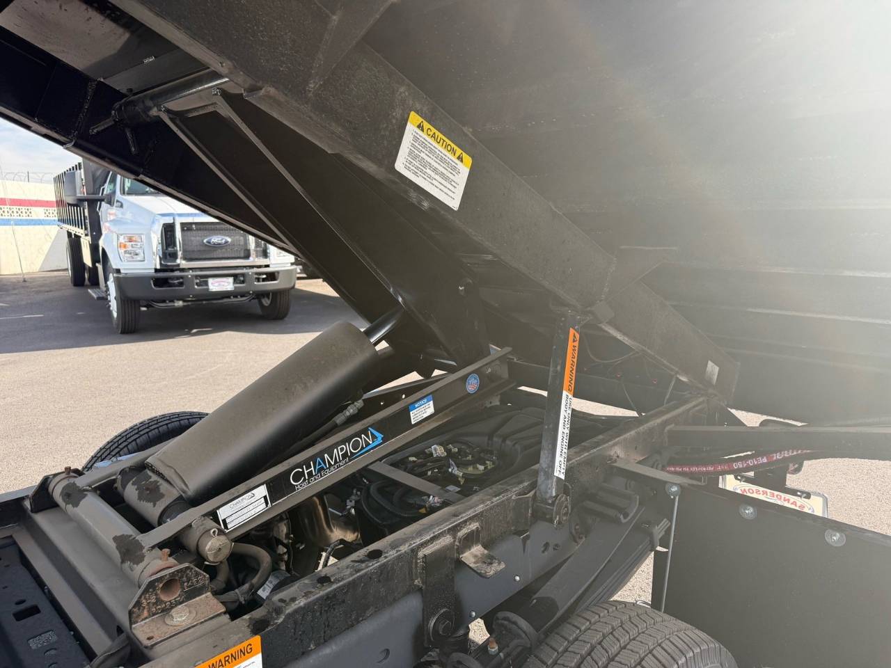 2025 Ford F-350 Super Duty Chassis Cab XL - Photo 10