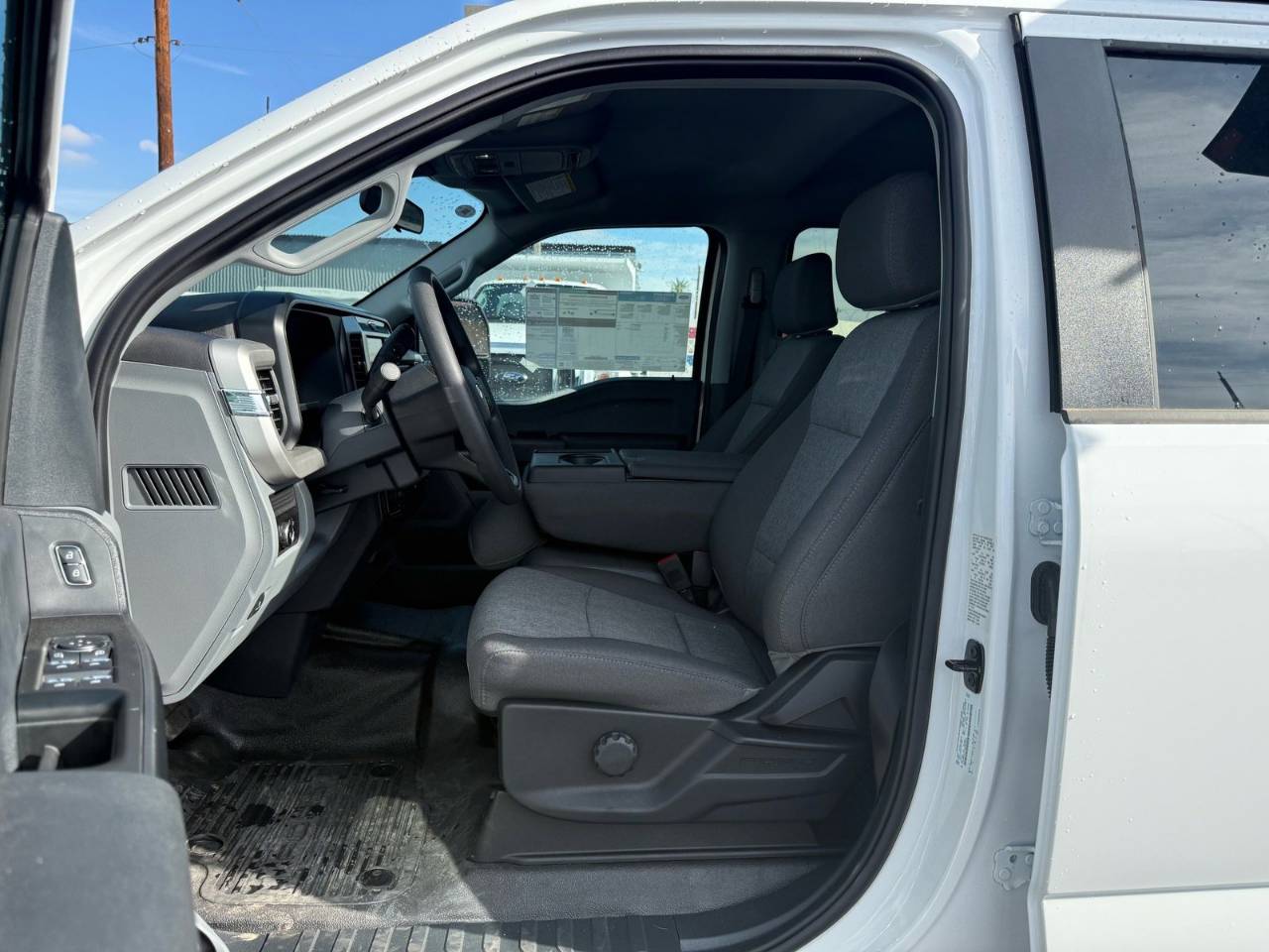 2025 Ford F-350 Super Duty Chassis Cab XL - Photo 19
