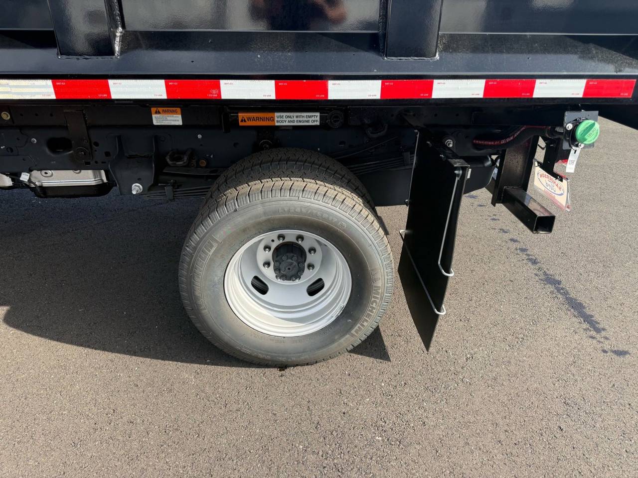 2025 Ford F-350 Super Duty Chassis Cab XL - Photo 24