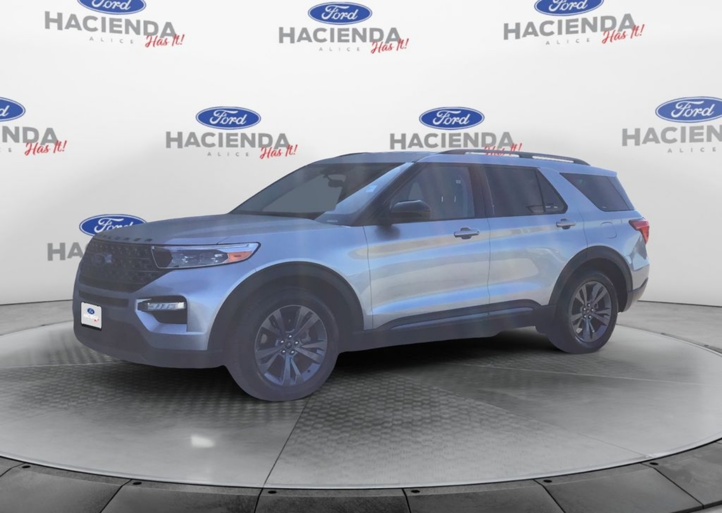 2023 Ford Explorer XLT's photo