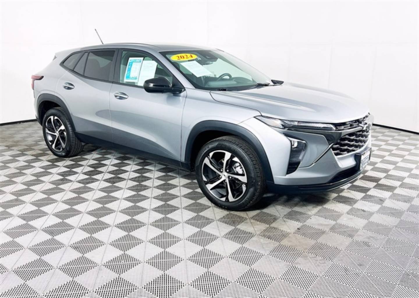 2024 Chevrolet Trax RS's photo