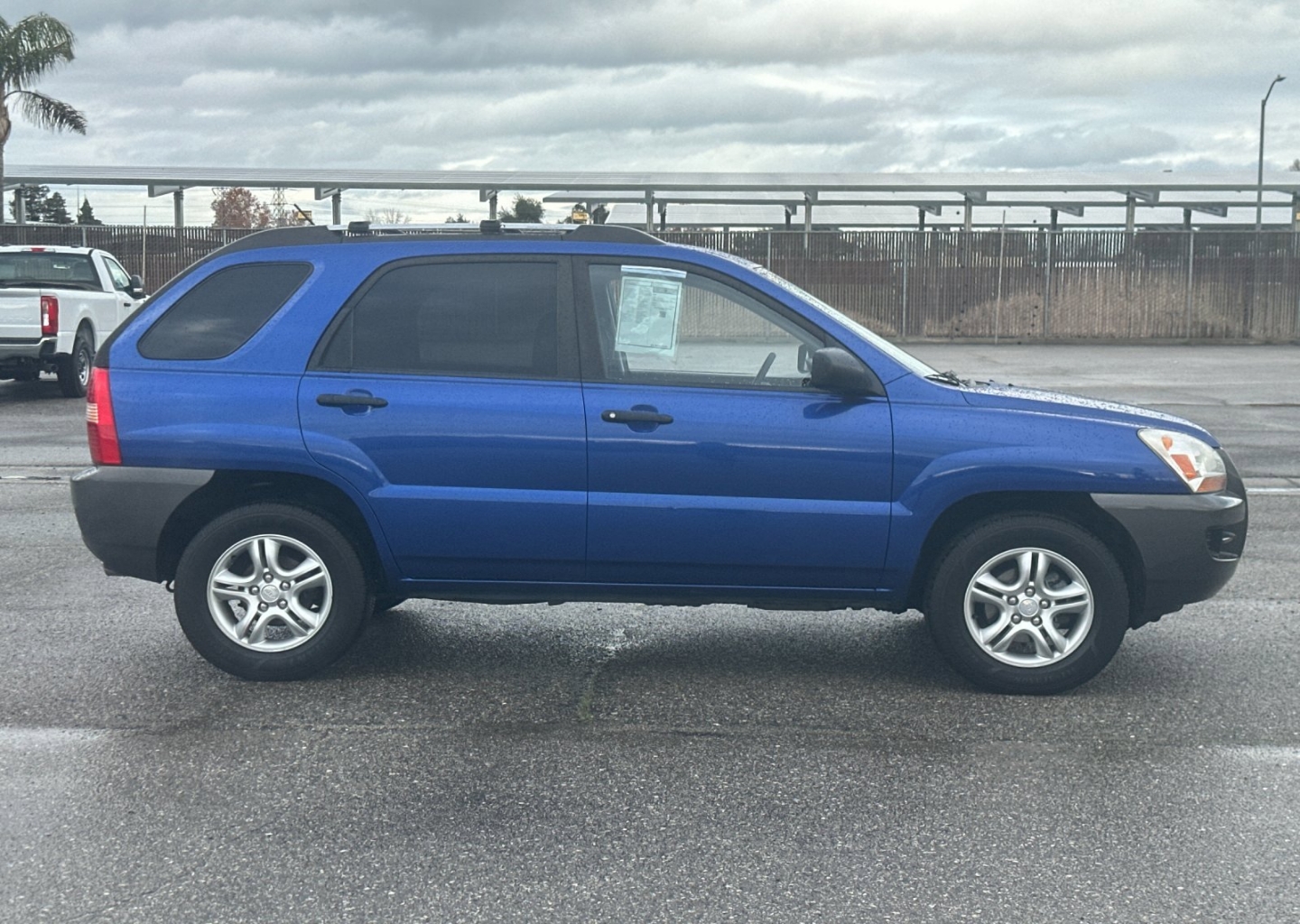 Used 2007 Kia Sportage LX with VIN KNDJF723677325997 for sale in Bakersfield, CA