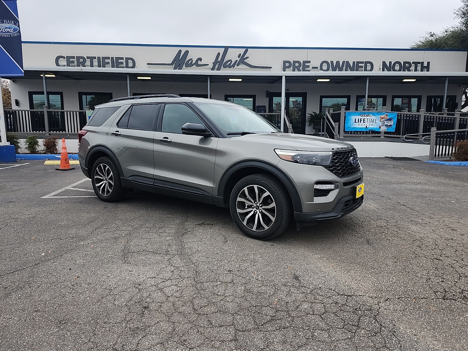 2020 Ford Explorer ST's photo