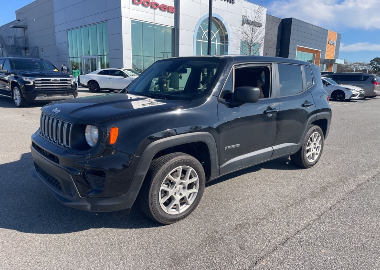 2023 Jeep Renegade Latitude's photo