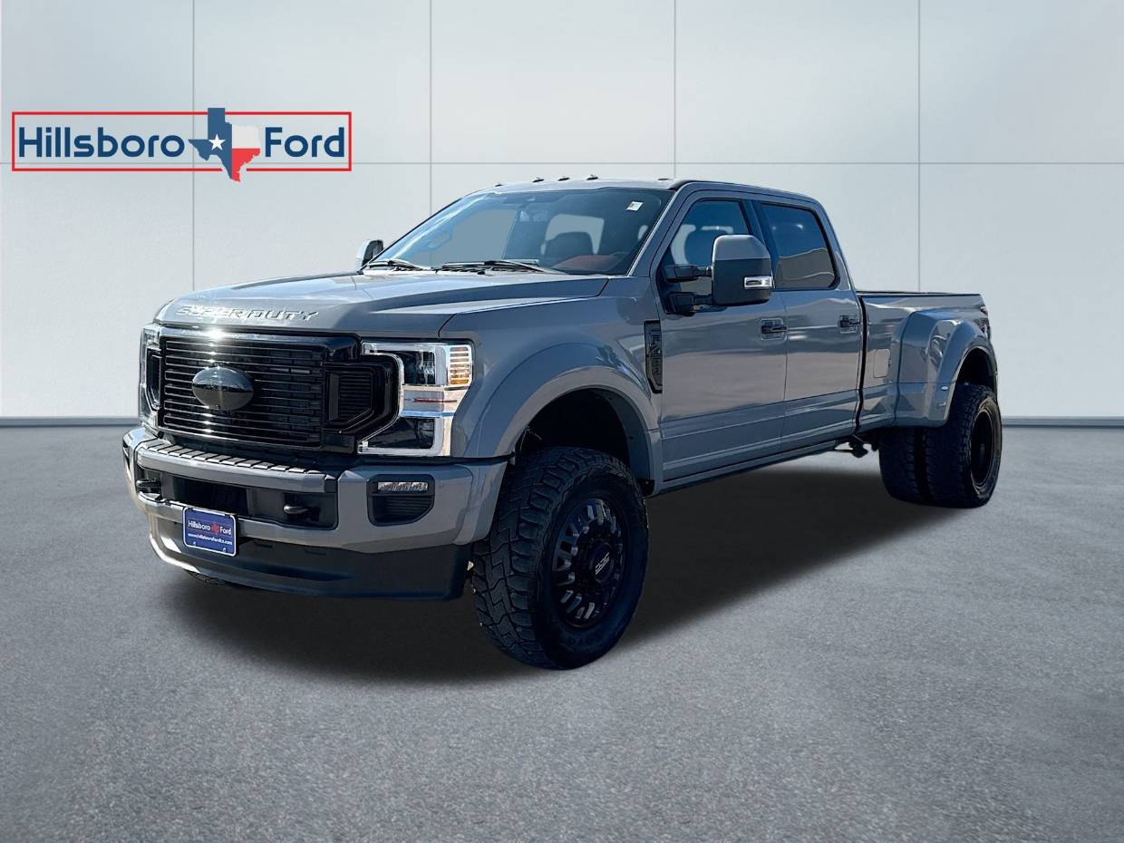 2022 Ford F-450 Super Duty Platinum's photo