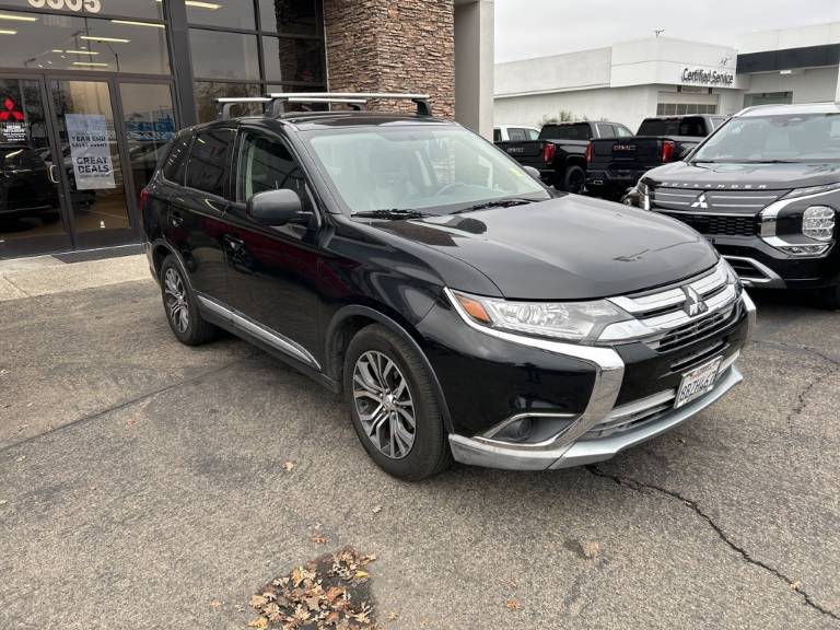 2017 Mitsubishi Outlander ES