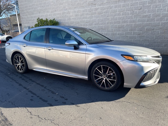 Used 2023 Toyota Camry SE