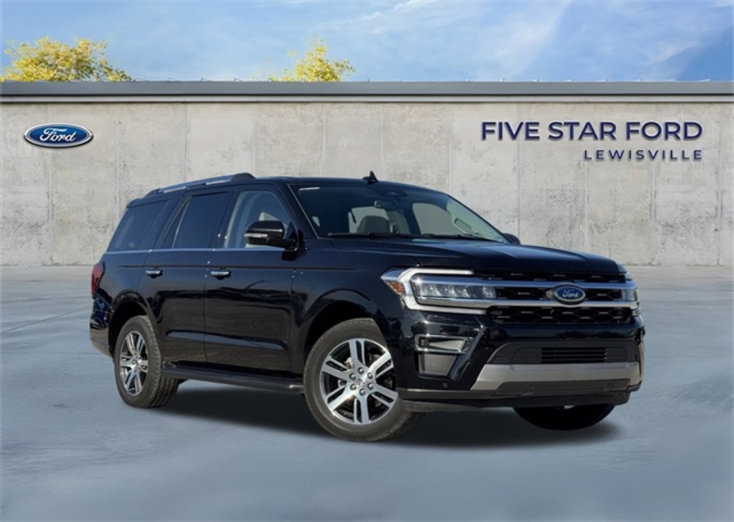 2024 Ford Expedition Limited's photo