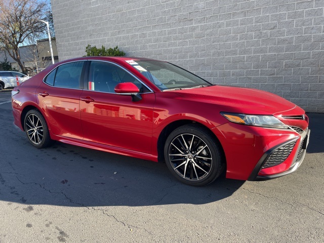 Used 2024 Toyota Camry SE