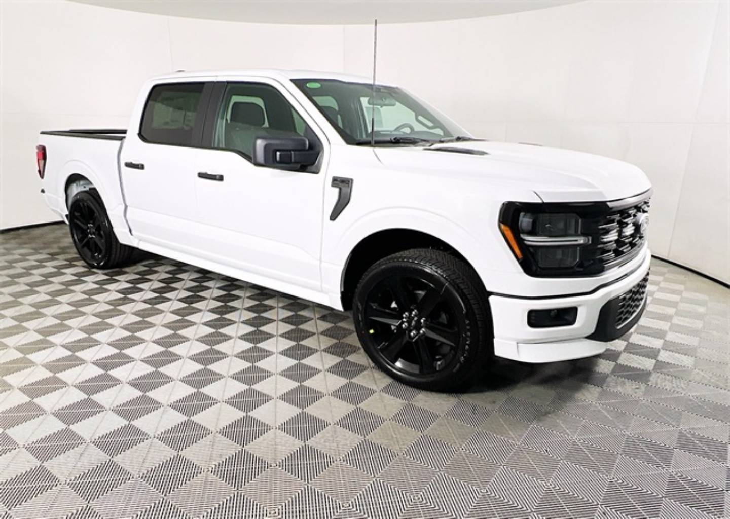 2025 Ford F-150 STX's photo