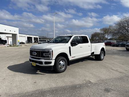 2026 Ford Super Duty F-350 DRW Platinum