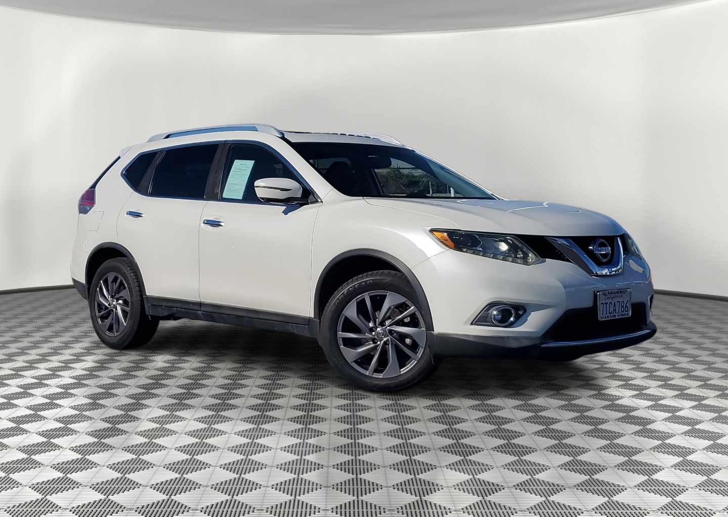 2016 Nissan Rogue SL's photo