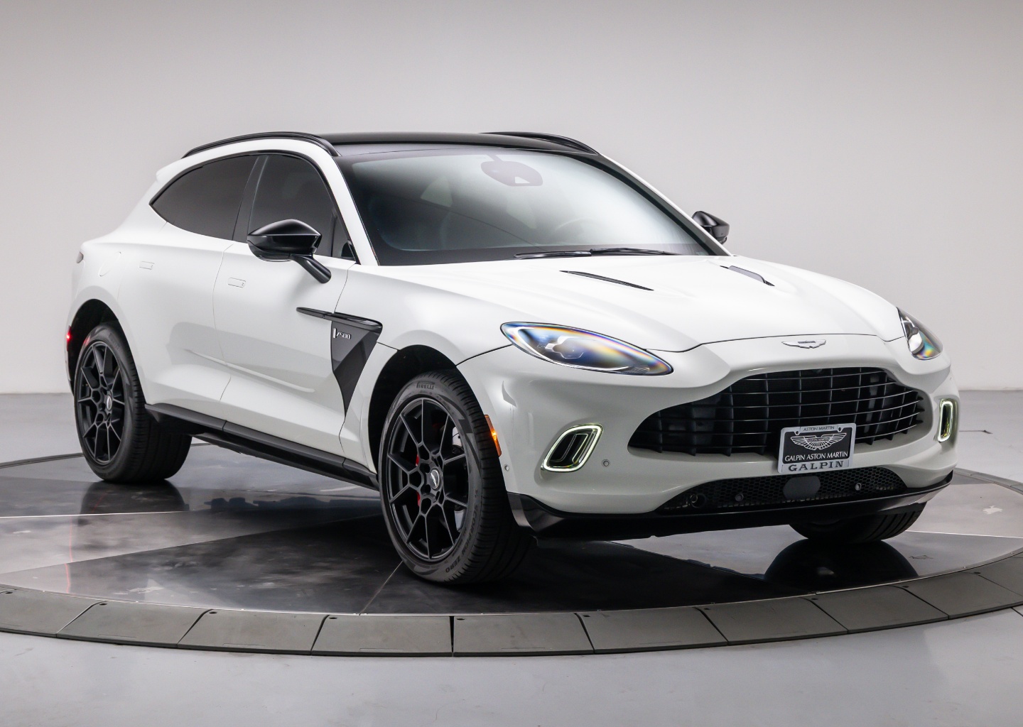 2021 Aston Martin DBX