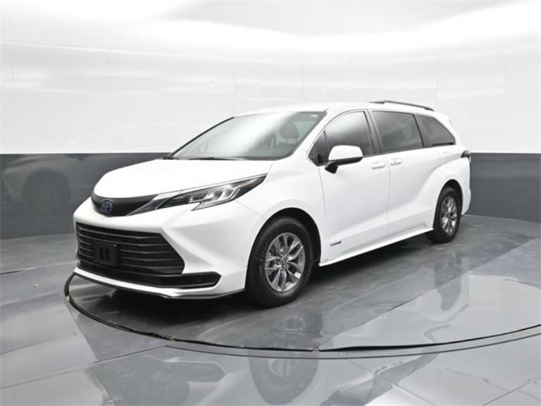 2021 Toyota Sienna LE