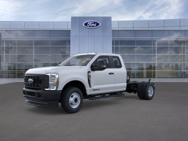 2026 Ford F-350 Super Duty Chassis Cab XL's photo