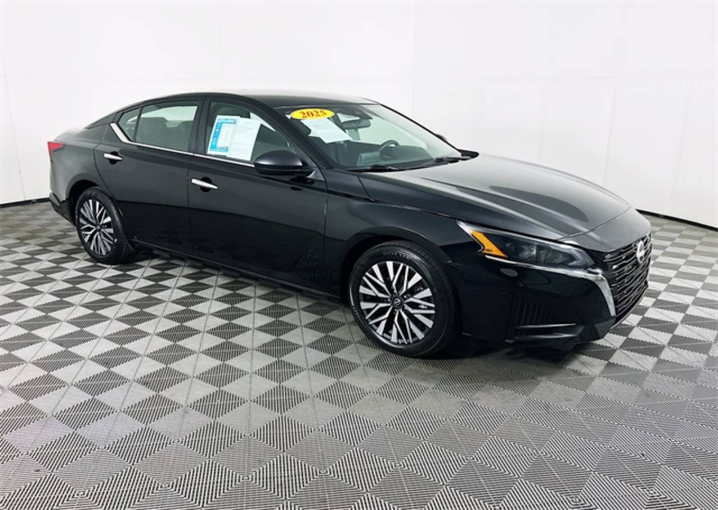 2025 Nissan Altima SV's photo