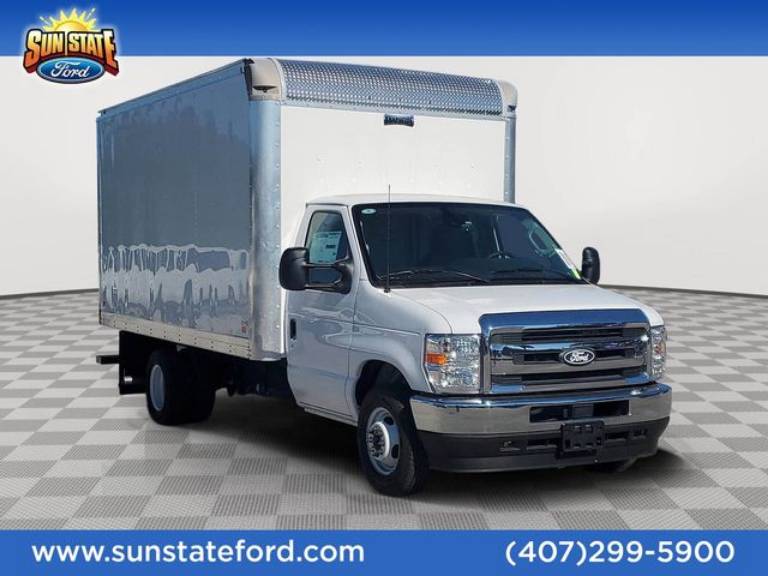 2026 Ford E-Series Cutaway Base