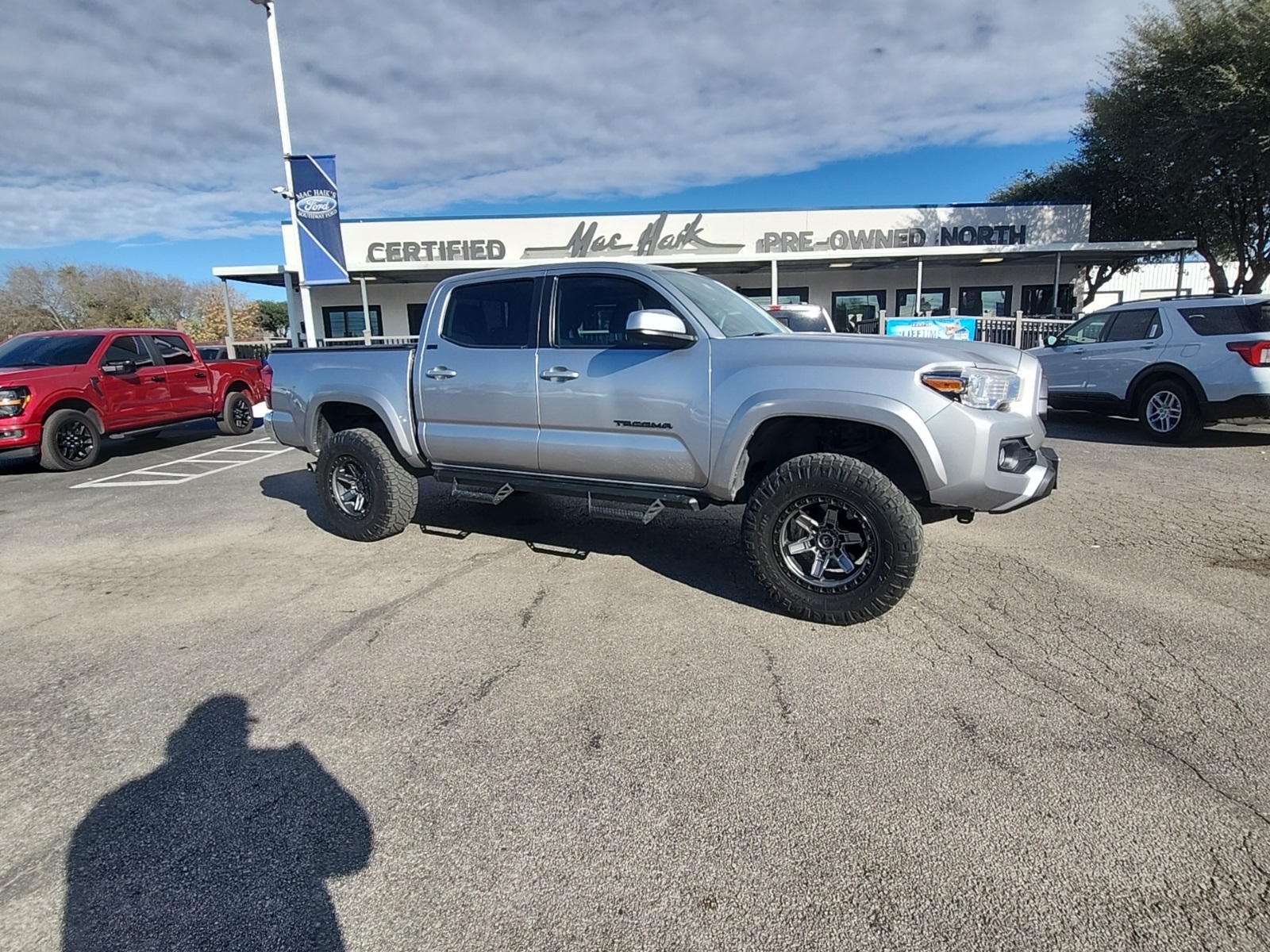 2021 Toyota Tacoma SR5's photo