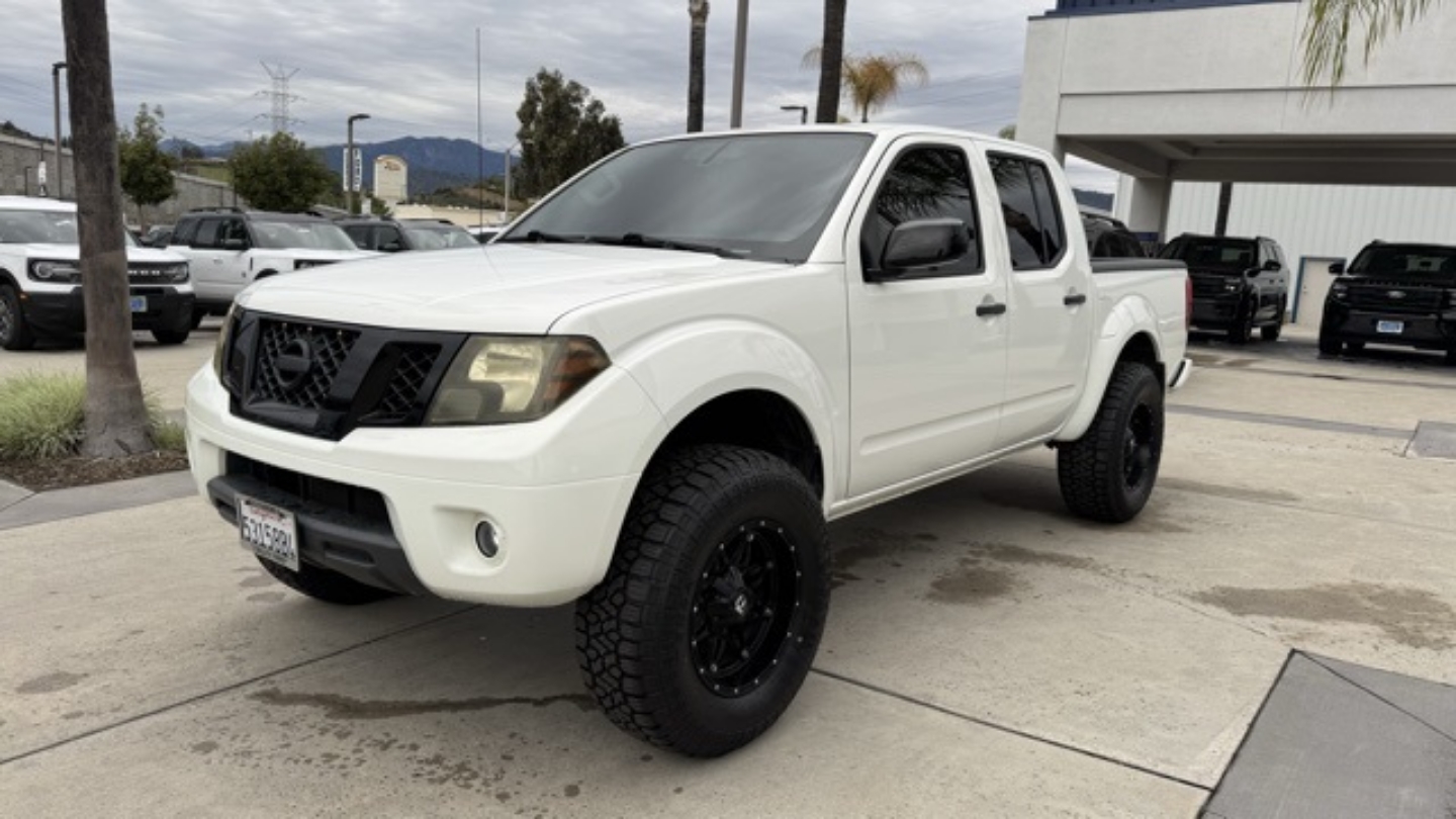 2021 Nissan Frontier SV's photo