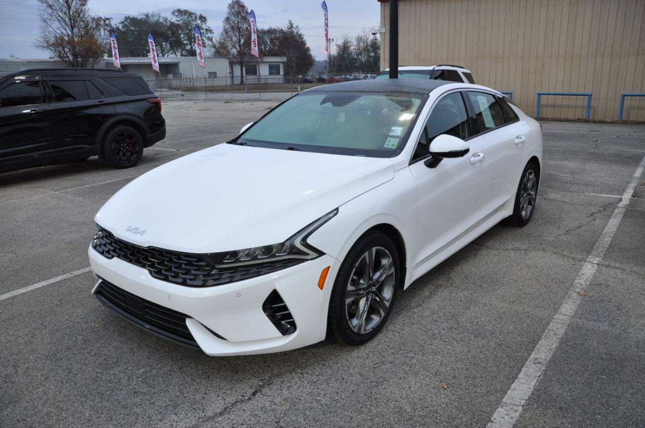 2022 Kia K5 EX's photo