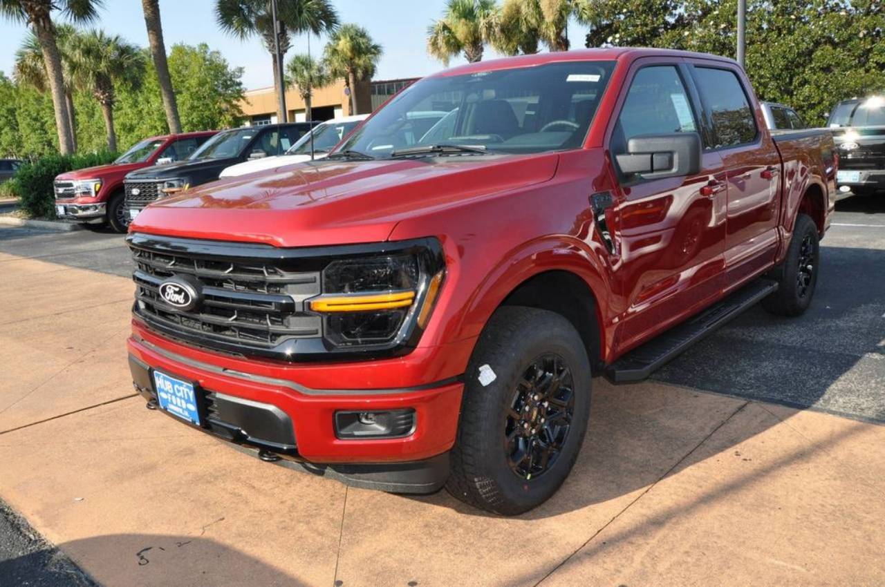 2025 Ford F-150 XLT's photo