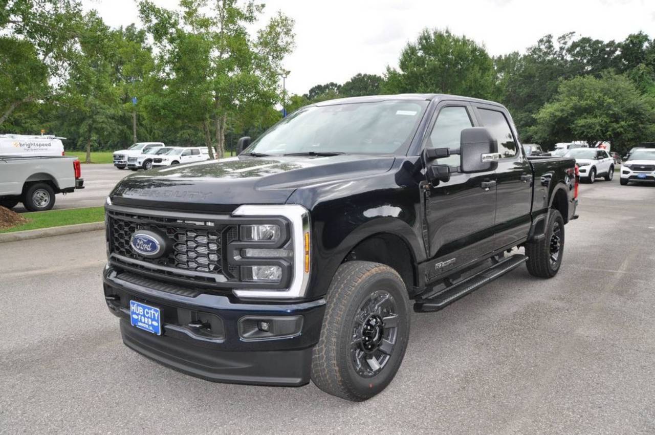 2025 Ford F-250 Super Duty XL's photo