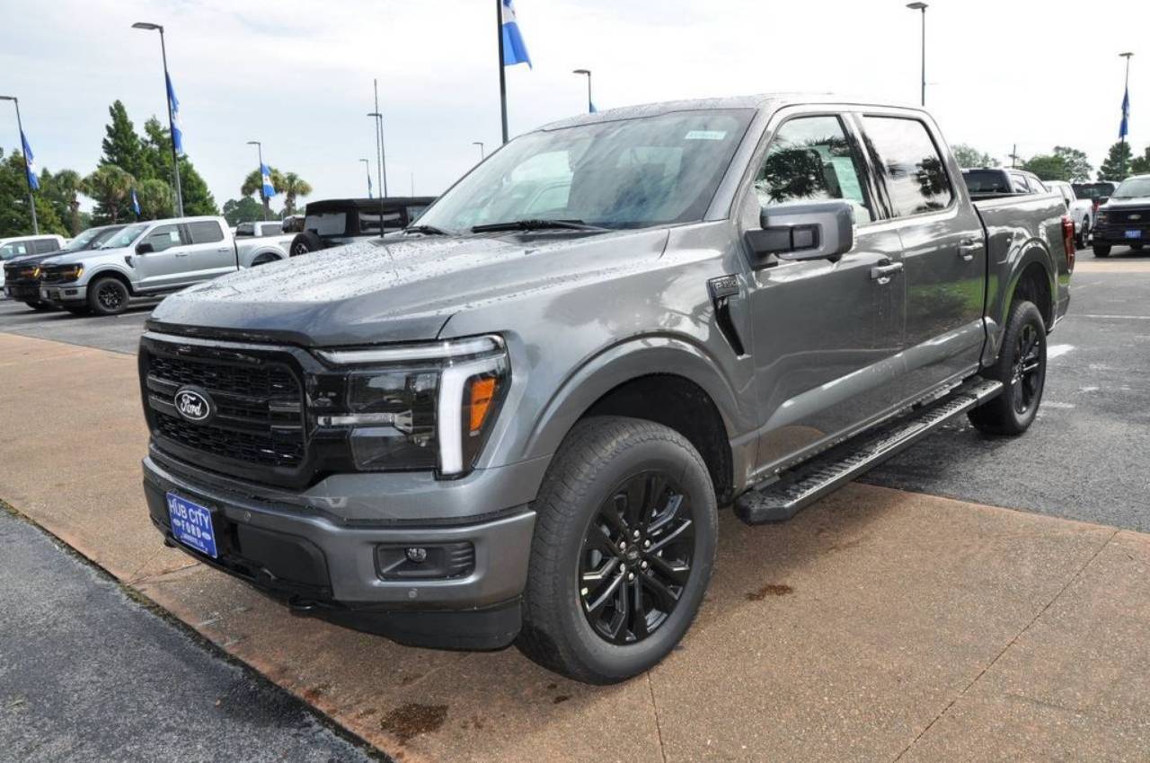 2025 Ford F-150 Lariat's photo