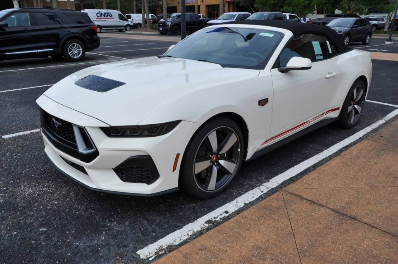 2025 Ford Mustang GT Premium's photo
