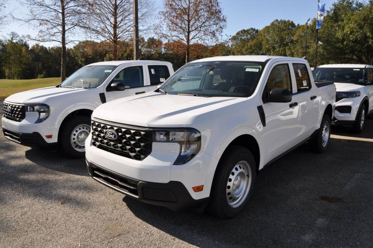 2026 Ford Maverick XL's photo