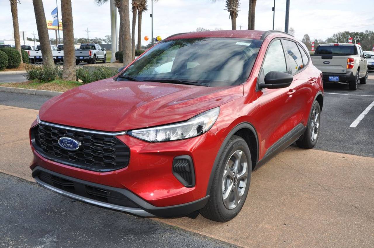 2026 Ford Escape ST-Line's photo