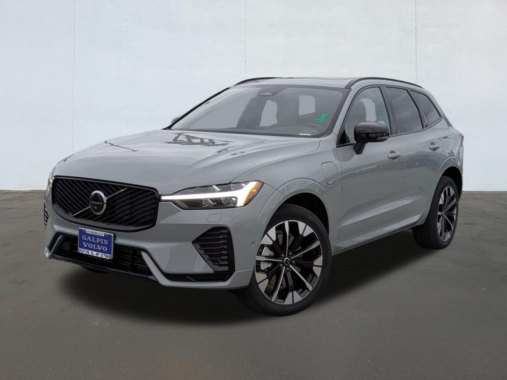 2026 Volvo XC60 Plug-In Hybrid T8 Plus Dark