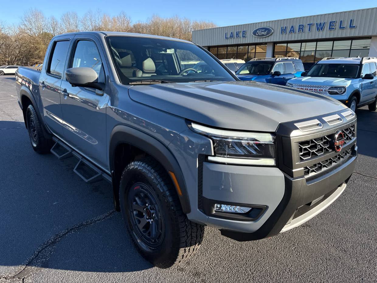 2025 Nissan Frontier PRO-4X's photo