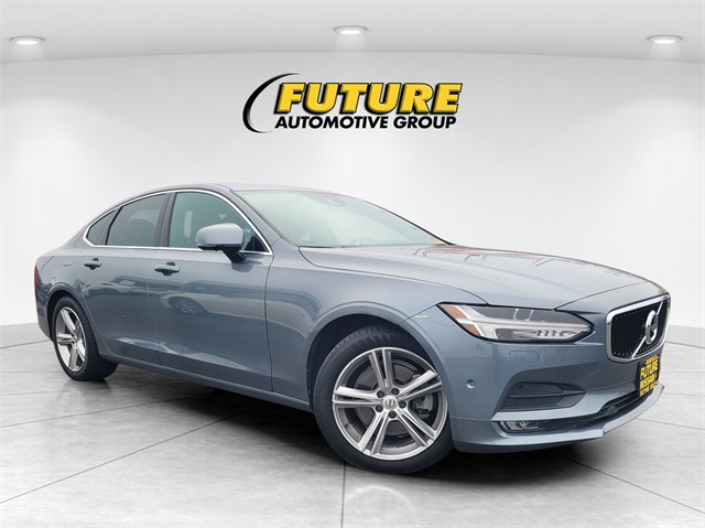 2017 Volvo S90 T5 Momentum
