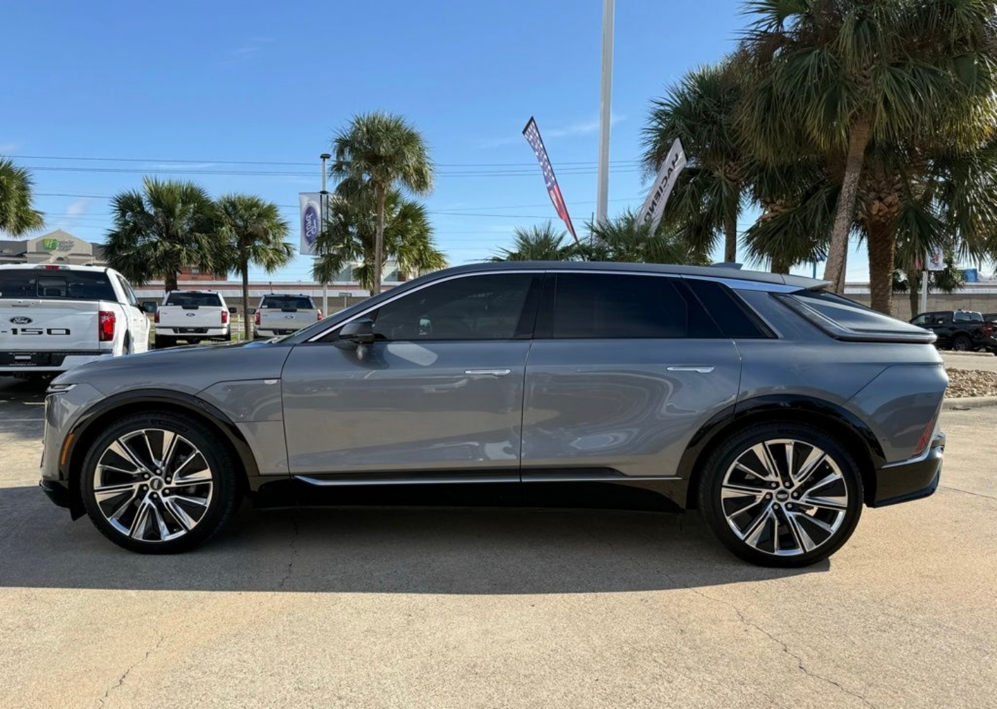 Used 2023 Cadillac LYRIQ Luxury with VIN 1GYKPMRK7PZ000688 for sale in Kingsville, TX