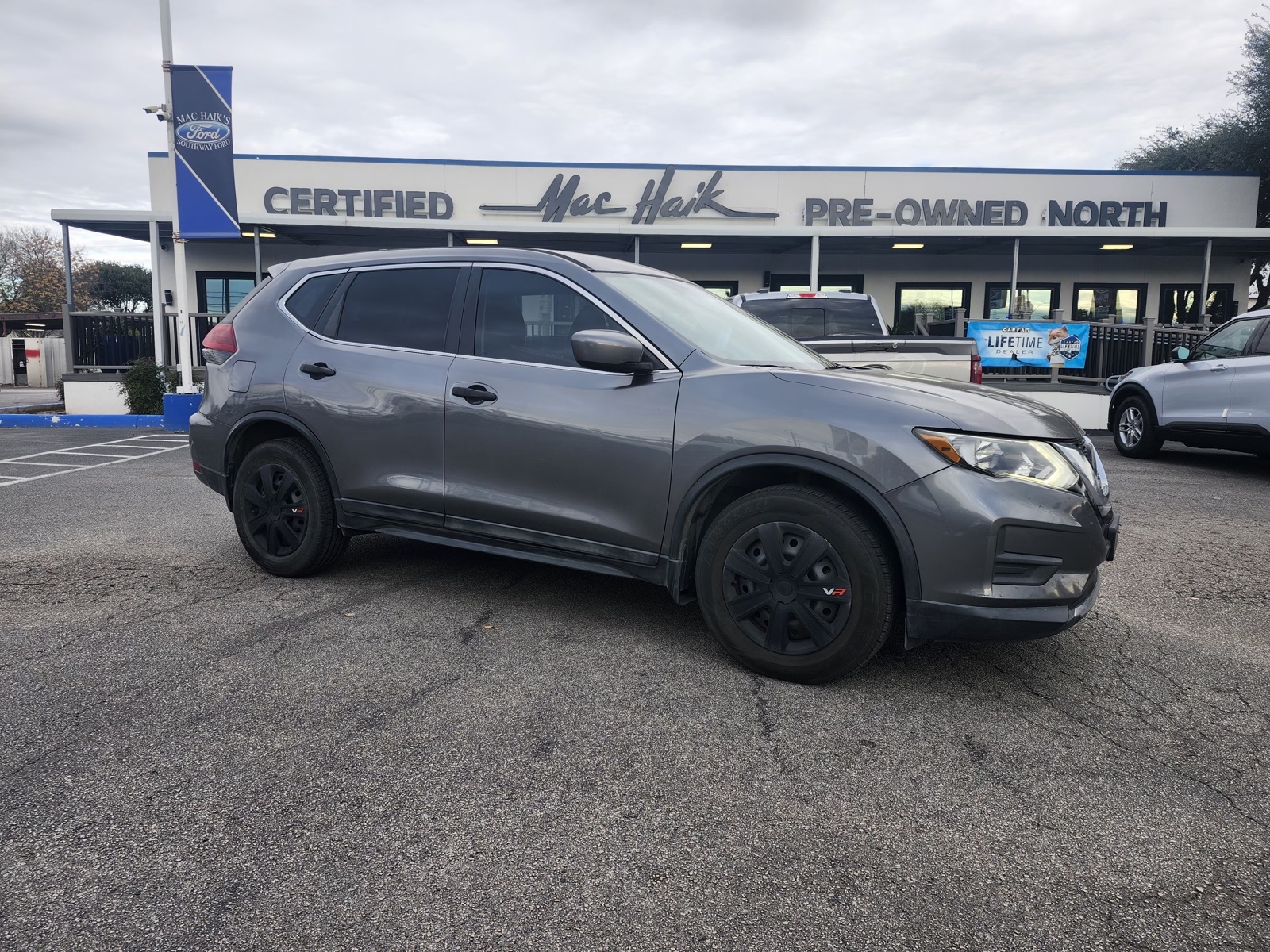 2018 Nissan Rogue S's photo