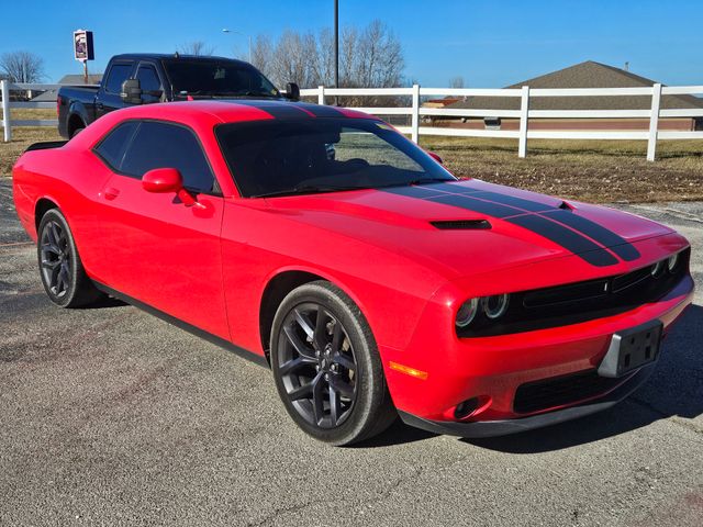 2020 Dodge Challenger SXT's photo