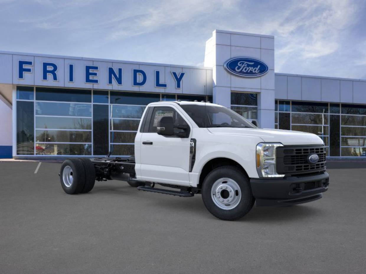 2026 Ford F-350 Super Duty Chassis Cab XL's photo