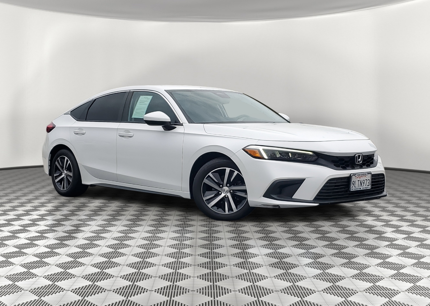 2024 Honda Civic Hatchback LX's photo