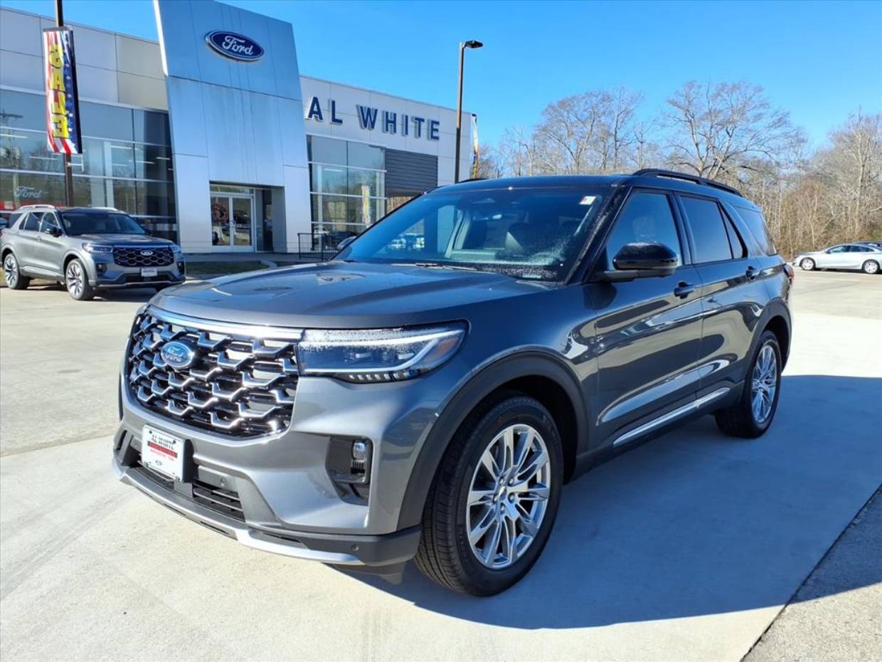 2026 Ford Explorer Platinum's photo