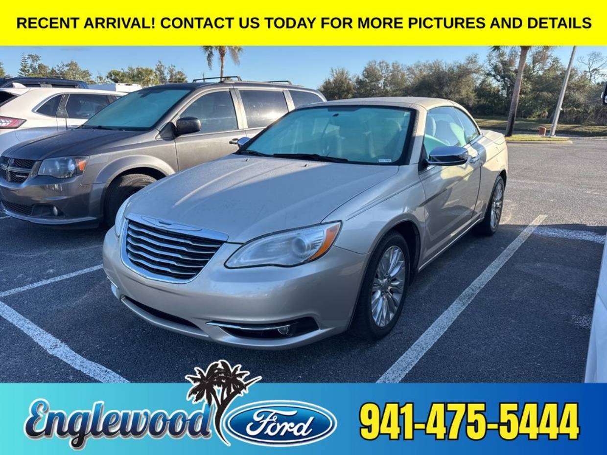 2013 Chrysler 200 Limited's photo