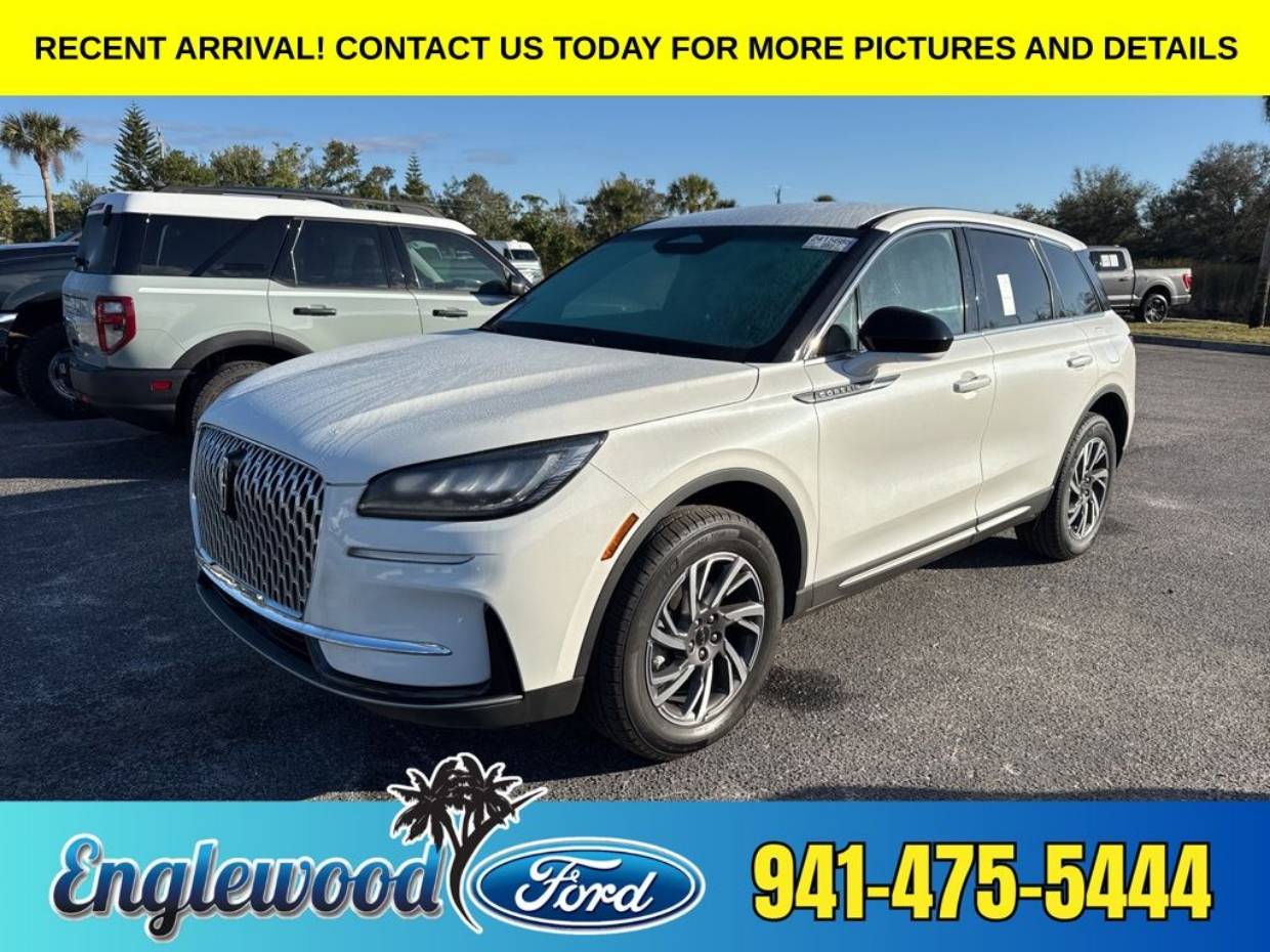 2023 Lincoln Corsair Base's photo