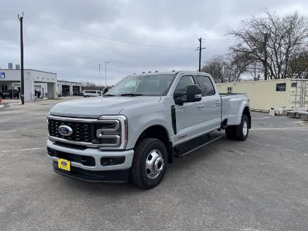 2026 Ford Super Duty F-350 DRW Platinum