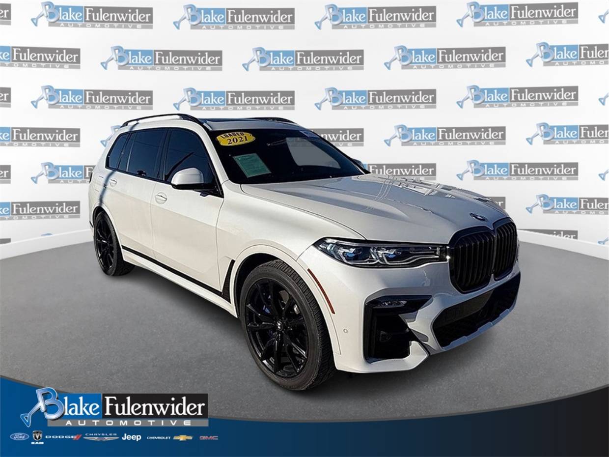2021 BMW X7 M50i's photo