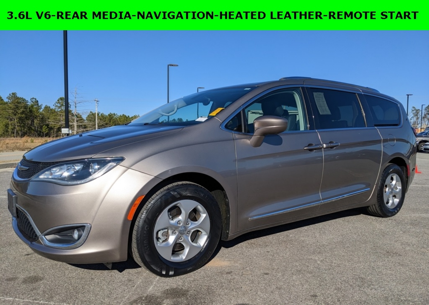 2017 Chrysler Pacifica Touring-L Plus's photo