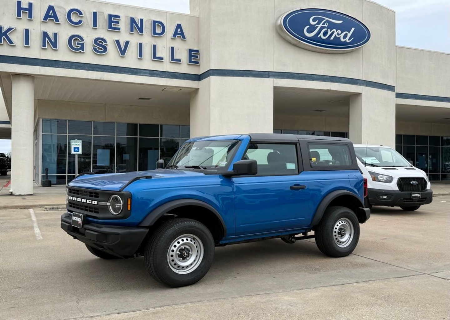 2025 Ford Bronco Base 4x4's photo